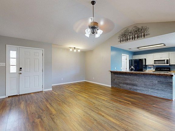 5th image of 8003 Ponderosa Pine Ave