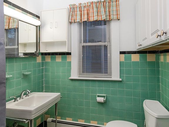 5th image of 2340 16th St #1