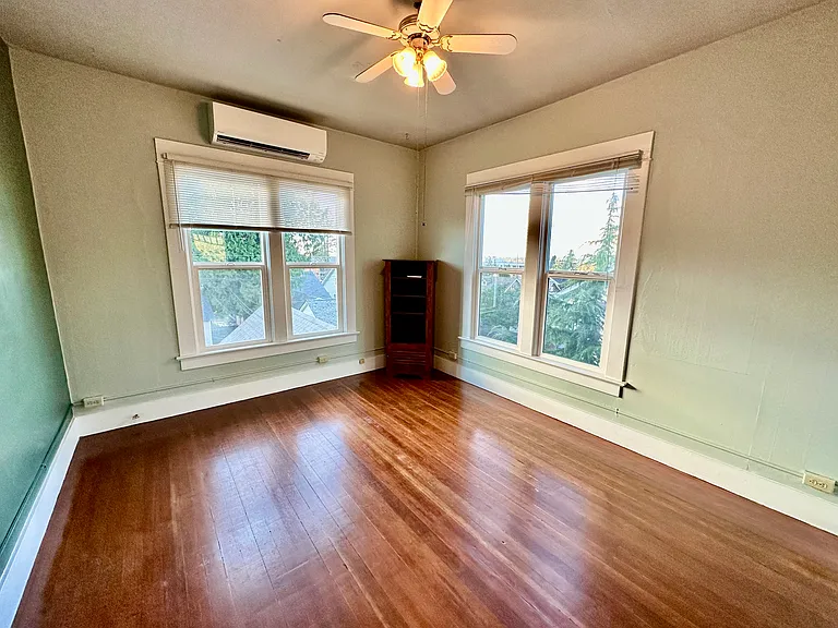 1153 Franklin St — Photo 23
