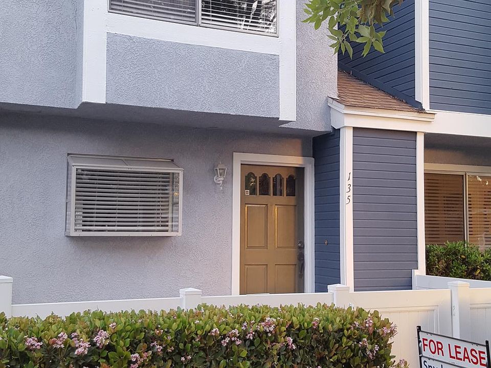 1st image of 135 Dogwood Ln