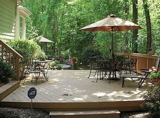 11688 Heinz Ct, Oakton, VA 22124