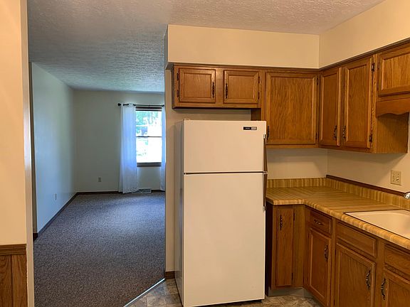 Kitchen to living room