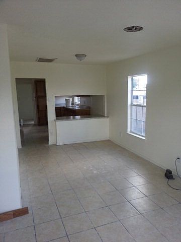 2nd image of 905 Golder Ave