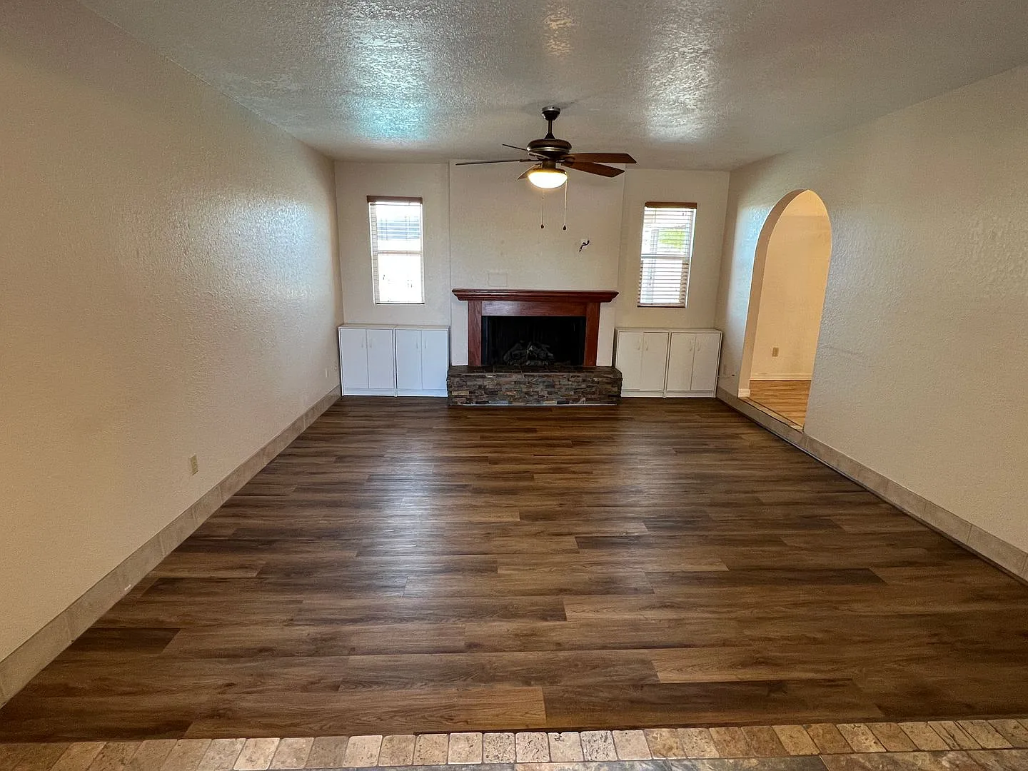 3 Bedroom Pool Home w/Solar — Photo 3