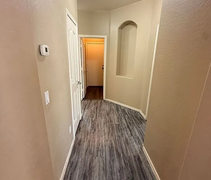 2517 S 116th Ave — Photo 8