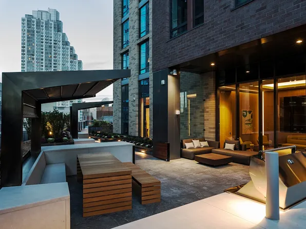 250 Ashland Place image 16 of 16