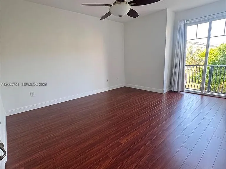 556 NW 39th Cir #Townhouse 556 — Photo 8