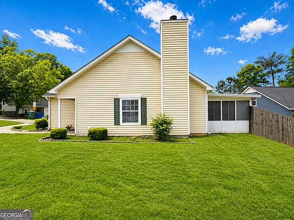 3rd image of 3781 Benjamin Ct SW