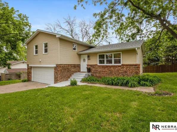 8261 Stephanie Ln, Bellevue, NE 68147