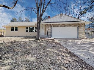 557 2nd Ave NW, New Brighton, MN 55112