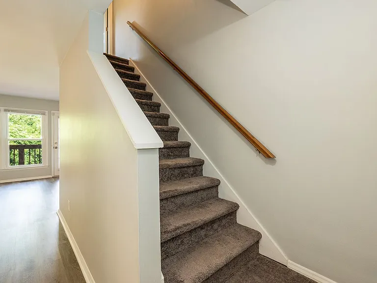 15 Astor Ct — Photo 7