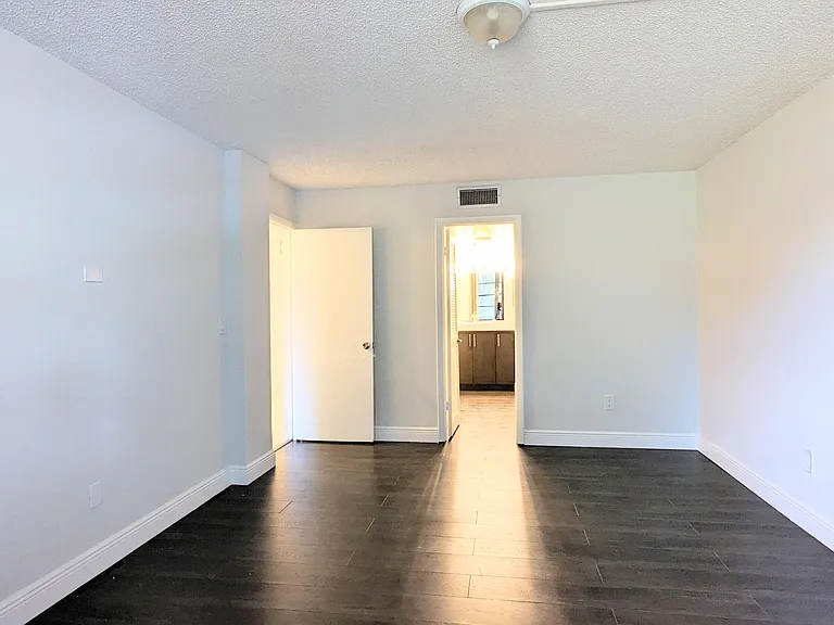 3253 Foxcroft Rd #210 — Photo 30