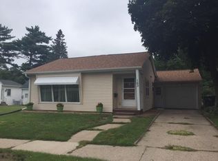 163 8th St, Reedsburg, WI 53959