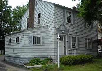 136 Erskine Ave photo 1