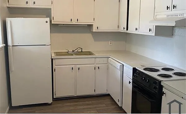 2 bed, 700 sqft, $1,225 — Photo 4