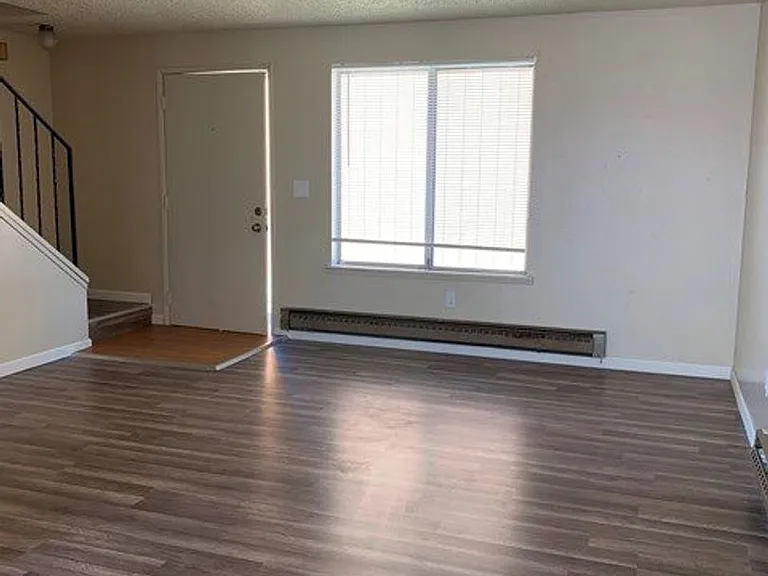 28 Nevada St — Photo 3