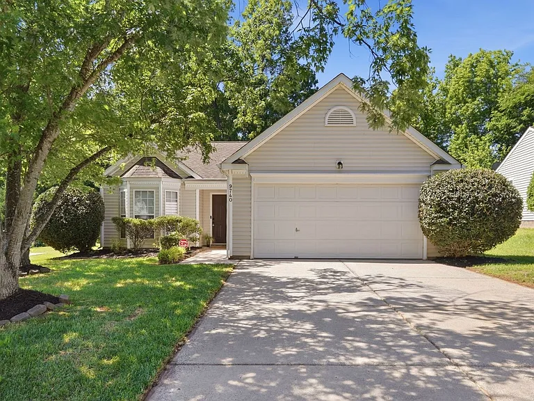 9740 Veronica Dr — Photo 11