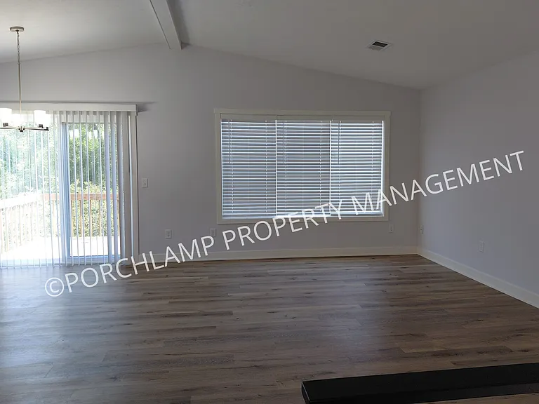 6779 Pleasantview St NE — Photo 5