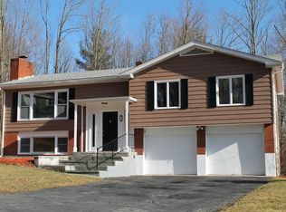 26 Tanyard Rd, Dudley, MA 01571