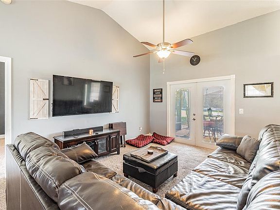 3rd image of 2317 Clearwater Dr