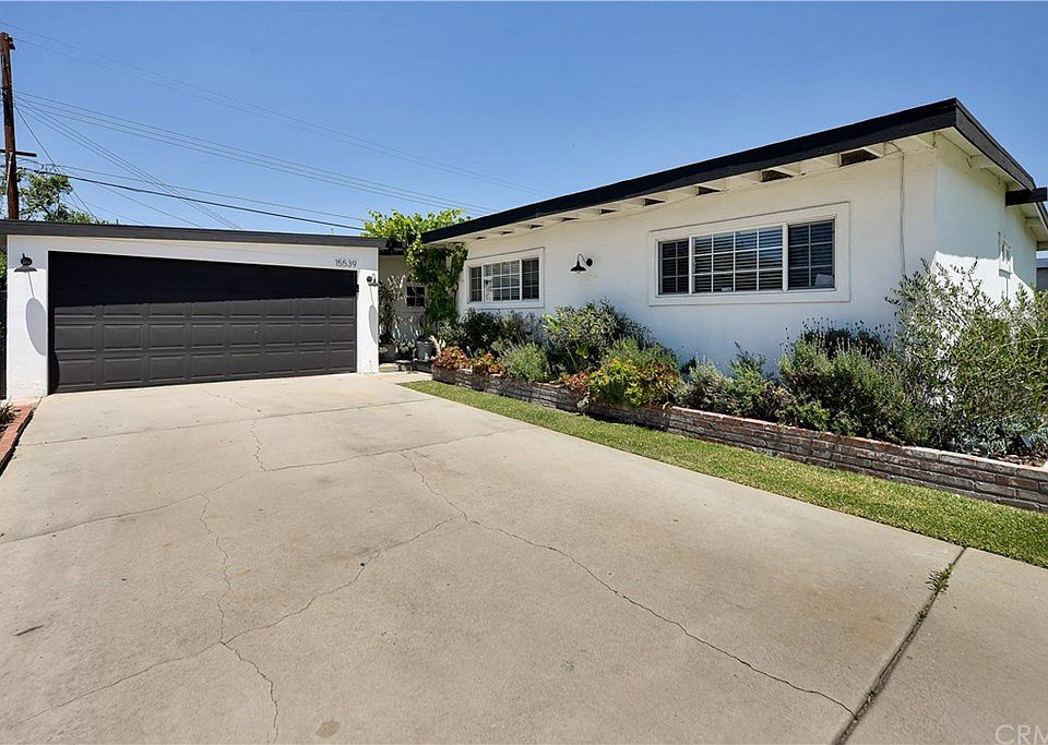 1st image of 15539 Oakbury Dr
