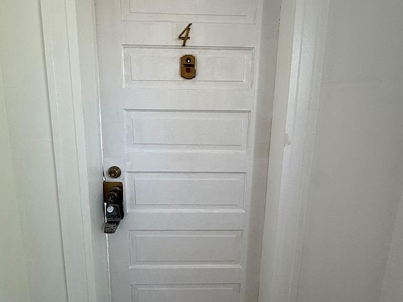 2nd image of 612 E Church St #4