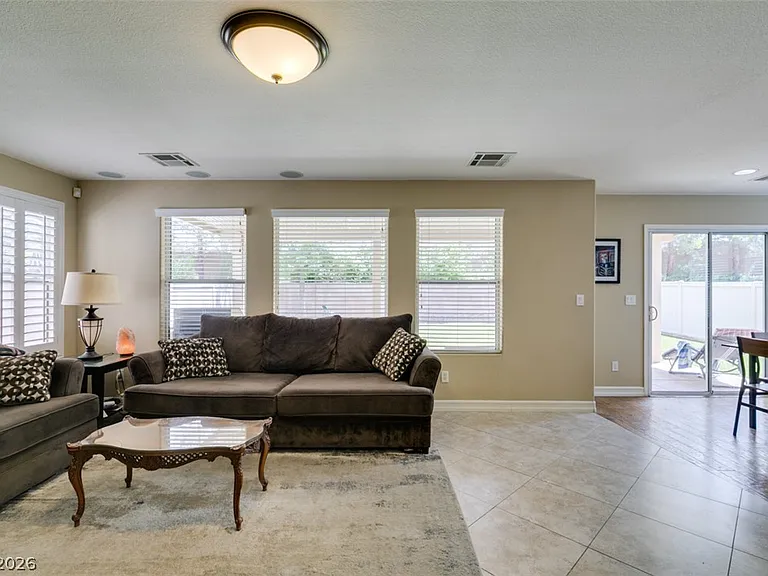 2619 Begonia Valley Ave — Photo 11