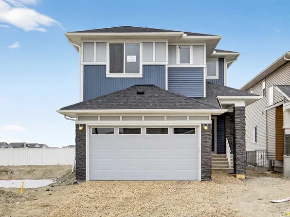 218 W Bayview Park NW, Airdrie, AB T4B 5N7