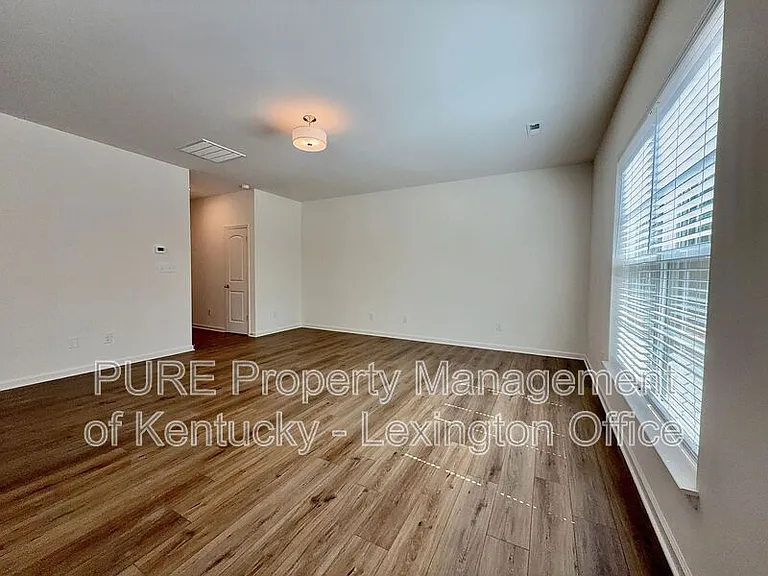 852 Halford Pl — Photo 9