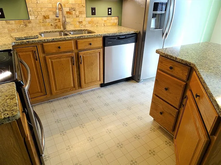56 N Village Cir — Photo 9