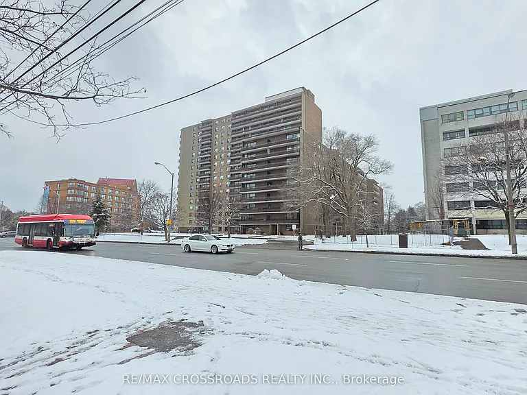 180 Markham Rd #921 — Photo 7