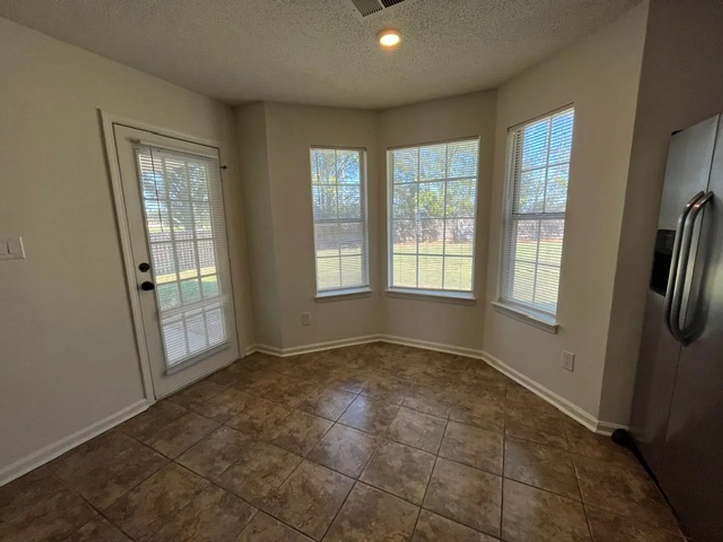 Renovated 3 Bedroom 2 Bath Home for Rent!! — Photo 4