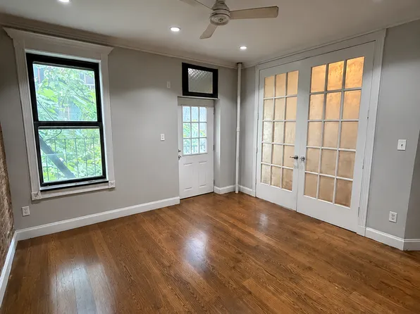 340 East 18th Street image 1 of 7