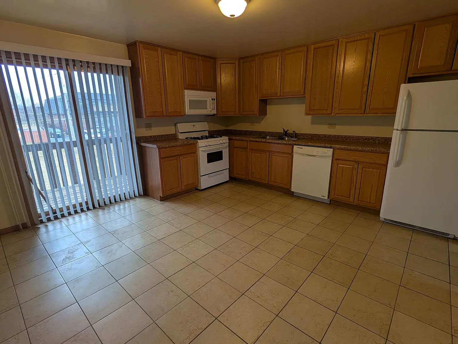 1144 Royal Blvd — Photo 2