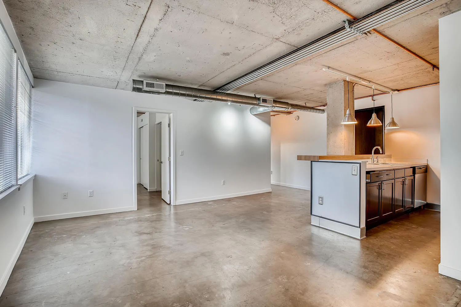 2 bed, 996 sqft, $1,945 — Photo 3