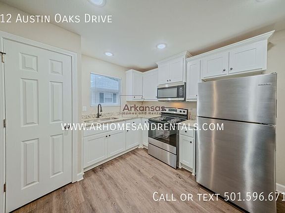 3rd image of 412 W Austin St