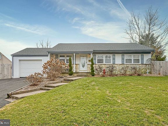2nd image of 119 Whitman Dr
