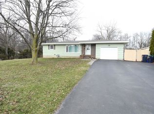 2178 Maiden Ln, Rochester, NY 14626