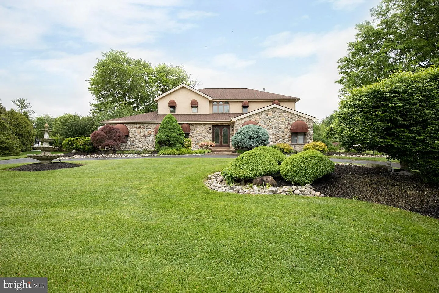 547 Long Ln photo 1
