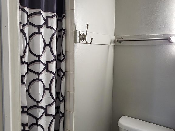 5th image of 738 River Dr #10914083