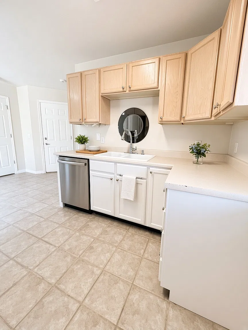 3 bed, 2.5 bath, 1400 sqft, $2,500 — Photo 4