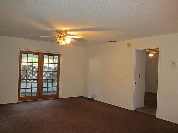 2nd image of 1305 Columbus Cir