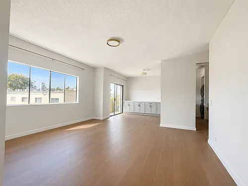 1515 Amherst Ave #302 Photo 1