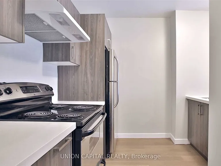 366 Balliol St #UPPER — Photo 7