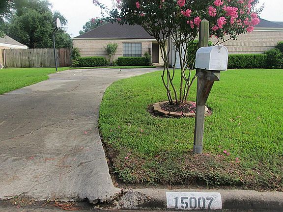 Well maintained yard.