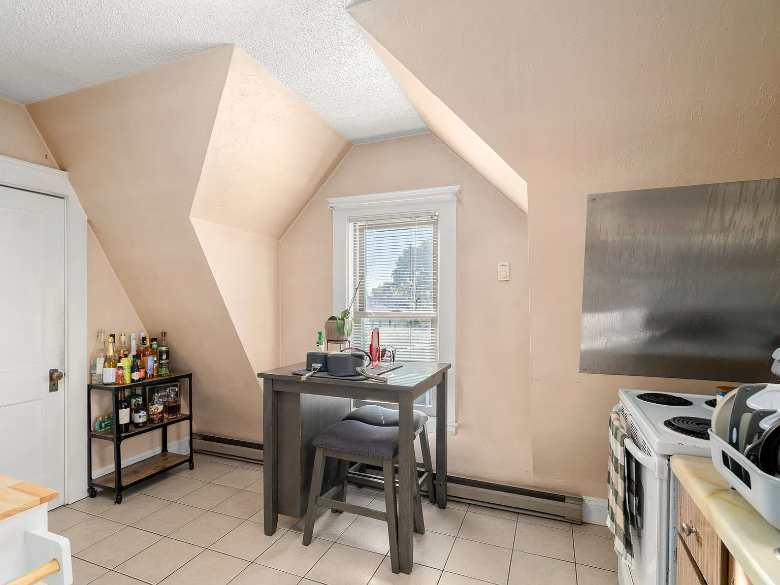 3 bed, 1178 sqft, $2,800 — Photo 3
