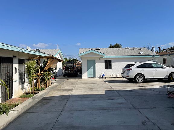 3rd image of 2550-3 Kelburn Ave Unit 5