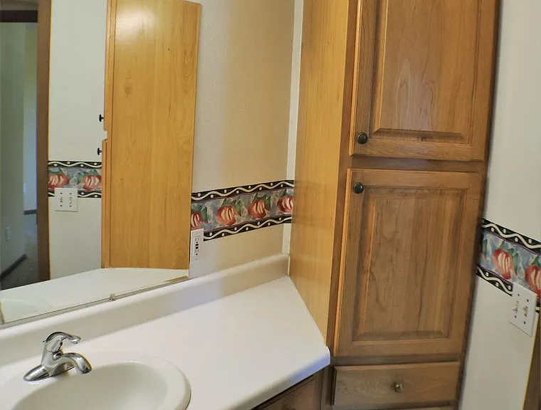 1040 Duchess Dr #7 — Photo 14