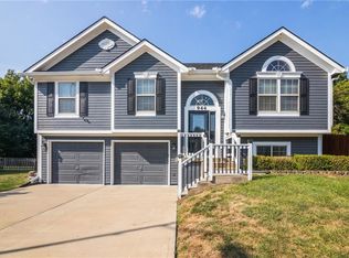 944 S Kisner Dr, Independence, MO 64056