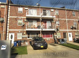 9482 218th St, Queens Village, NY 11428